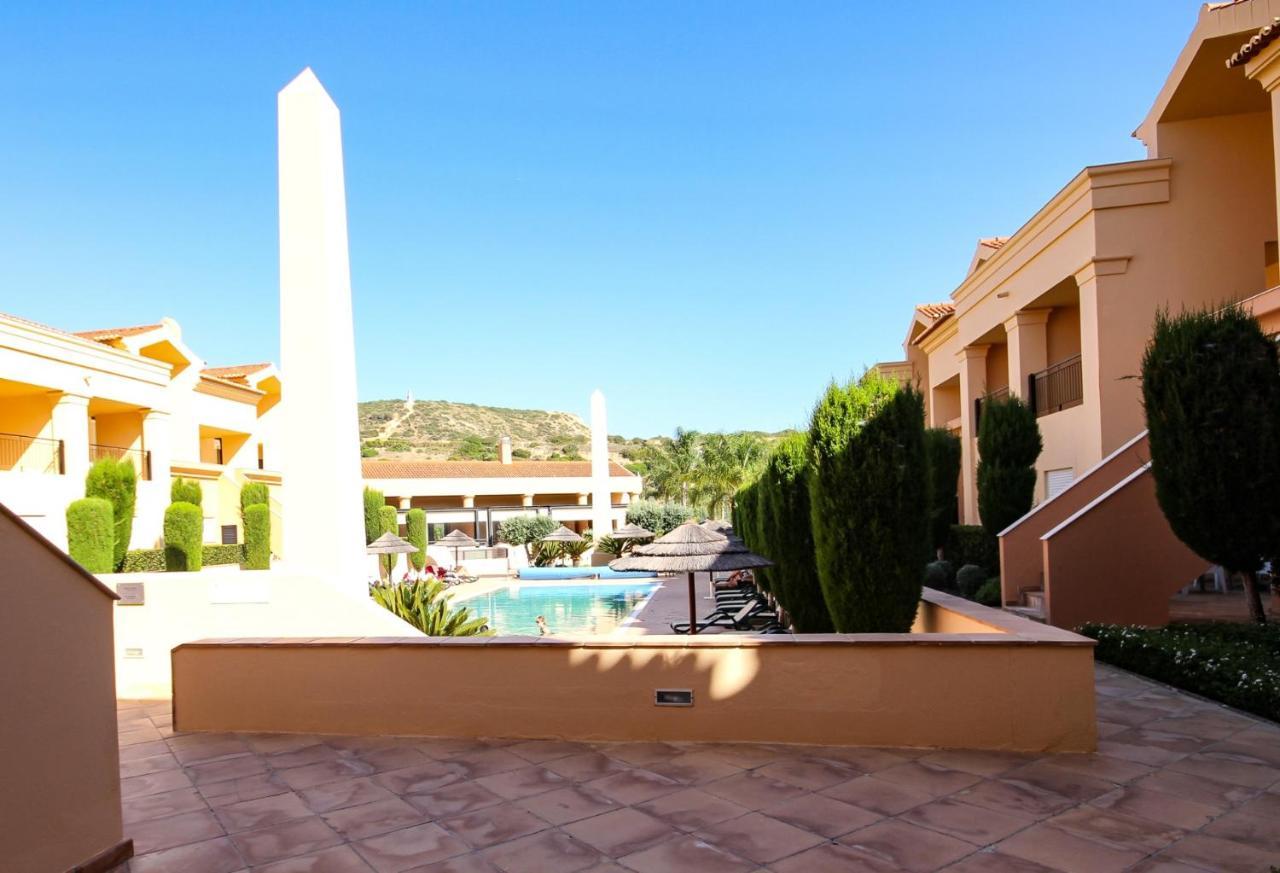 Luxury - T2 Vue Sur Piscine - Da Luz